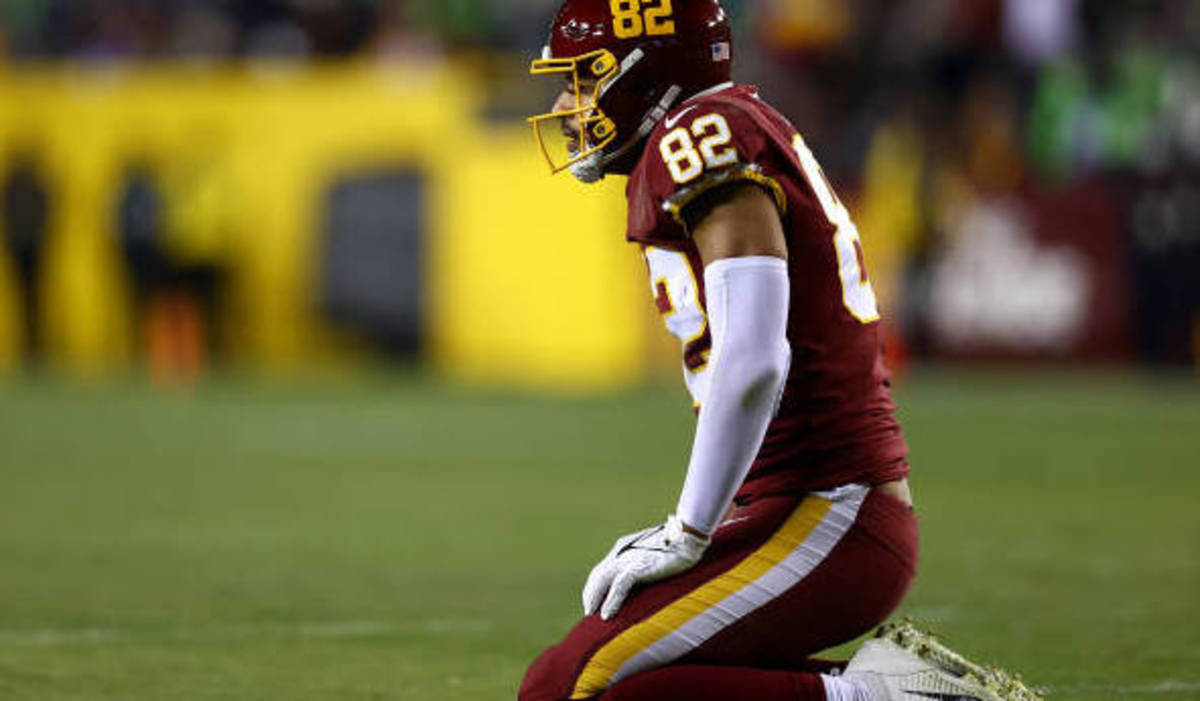 logan kneel ss